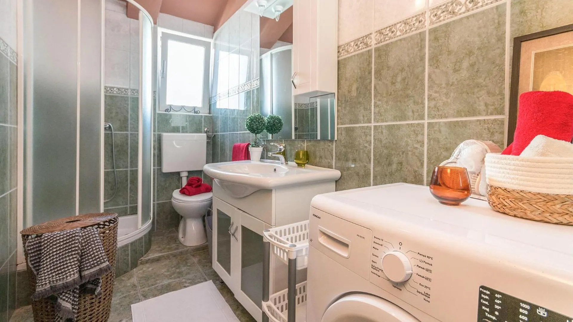 Awesome Apartment In Biograd Na Moru With Kitchen
