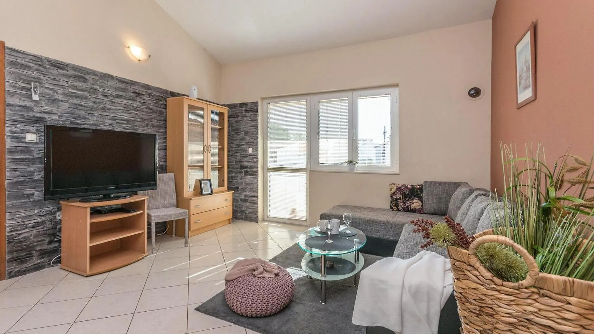 Awesome Apartment In Biograd Na Moru With Kitchen