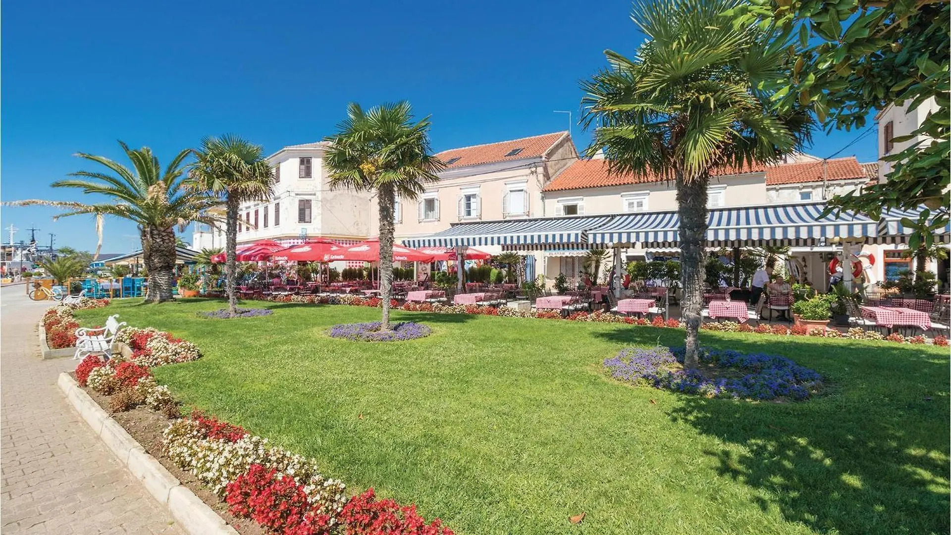 Awesome Apartment In Biograd Na Moru With Kitchen